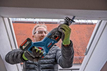 Bosch Professional BITURBO Akku-Säbelsäge GSA 18V-28 (ohne Akkus und Ladegerät) in L-Boxx 06016C0001